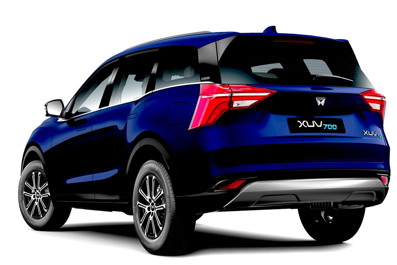 XUV700